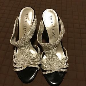 White/black sandal